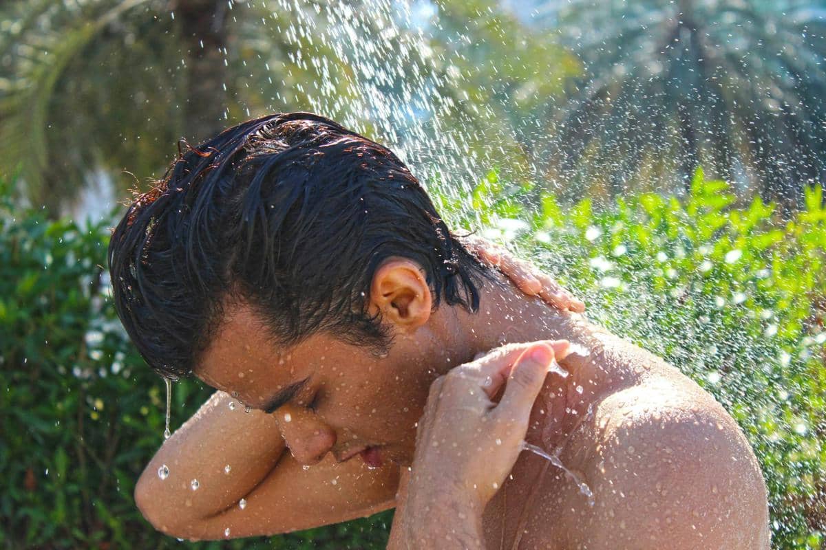 Mitos dan Fakta Cold Shower, Benarkah Mandi Air Dingin Menyehatkan?