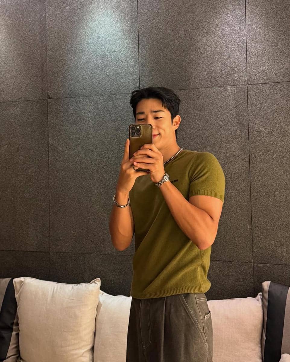 ide ootd photo booth ala Lee Chan Hyeong