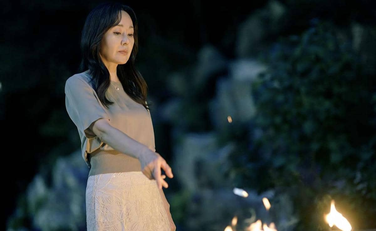 Yunjin Kim di Notes from the Last Row