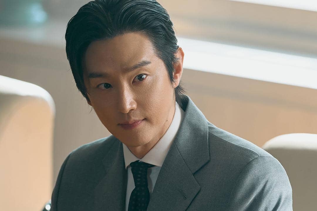 Kwon Yool di drama Fifties Professionals