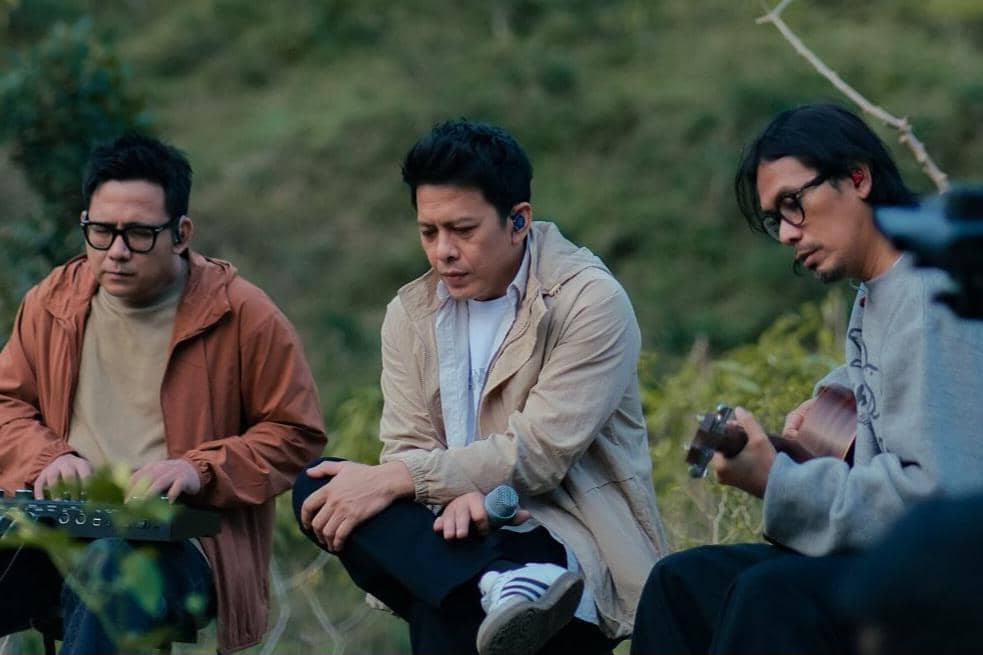 7 Lagu Indonesia tentang Upaya Menghibur Pasangan yang Sedih