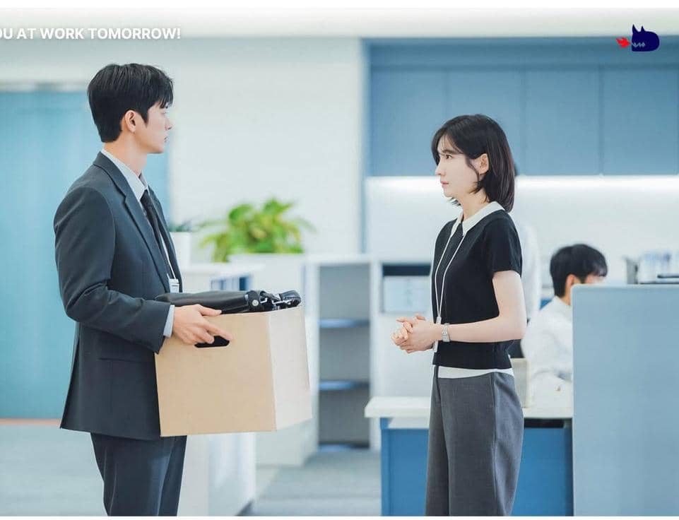 7 First Impression Si Woo pada Ji Yoon di See You at Work Tomorrow!