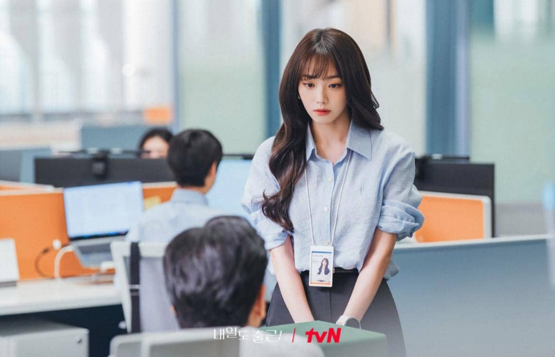 cuplikan drama See You at Work Tomorrow
