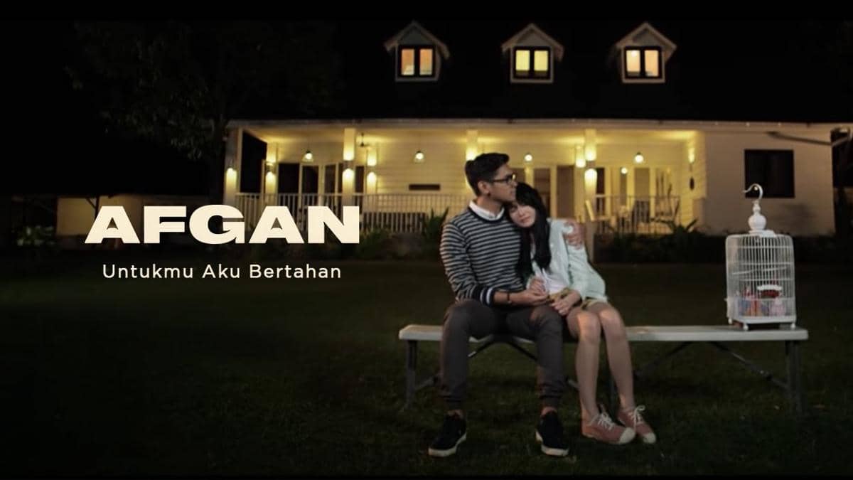 cuplikan video klip "Untukmu Aku Bertahan"