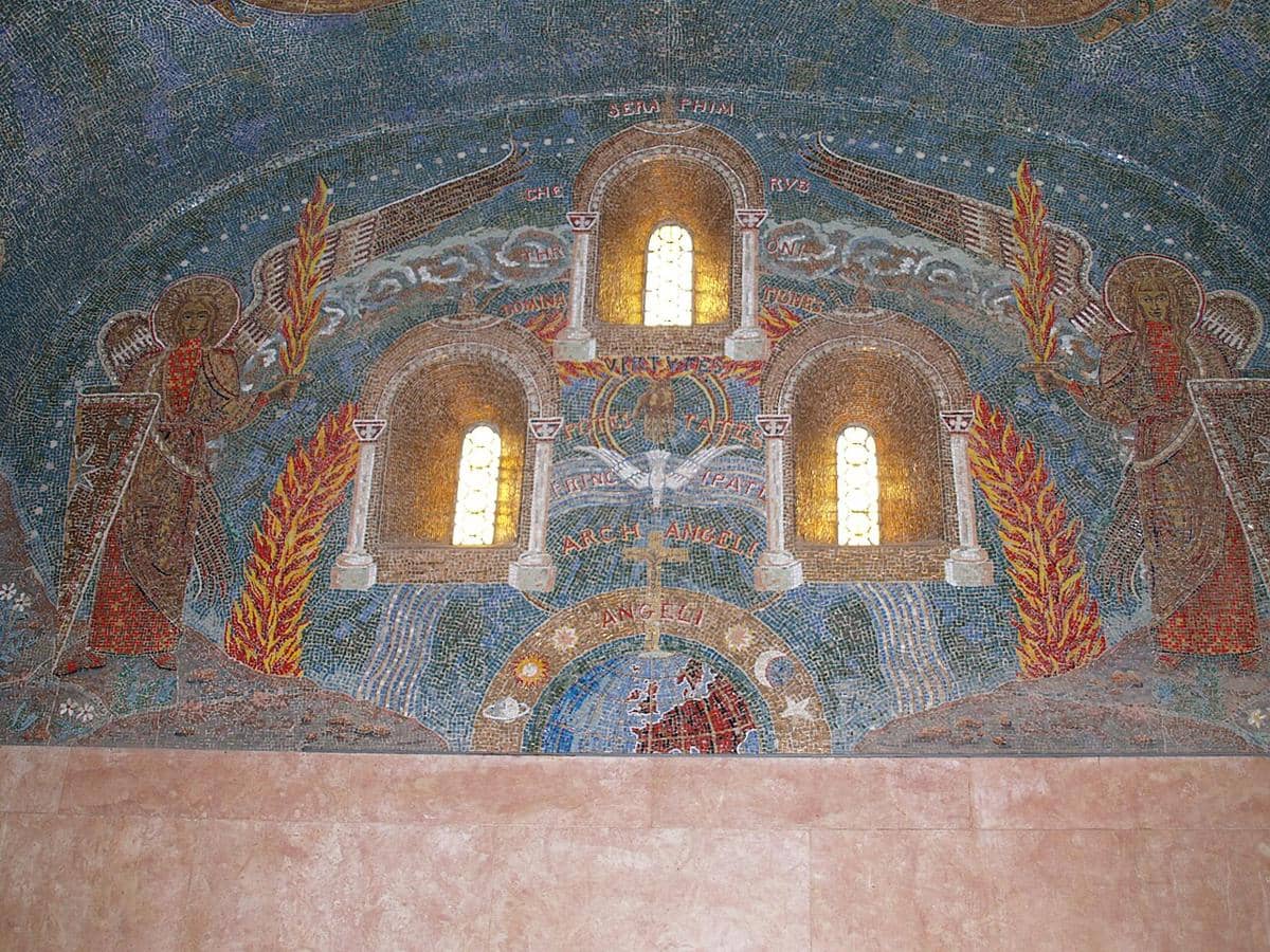 potret mozaik di Kapel para Malaikat (Chape of Angels) di Biara Mont Sainte-Odile