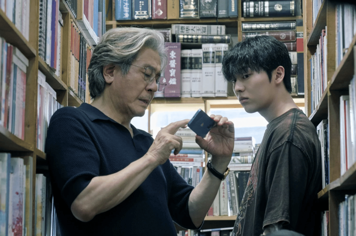 7 Dampak Kehadiran Lee Kang Bagi Heo Mun Oh di Notes from The Last Row