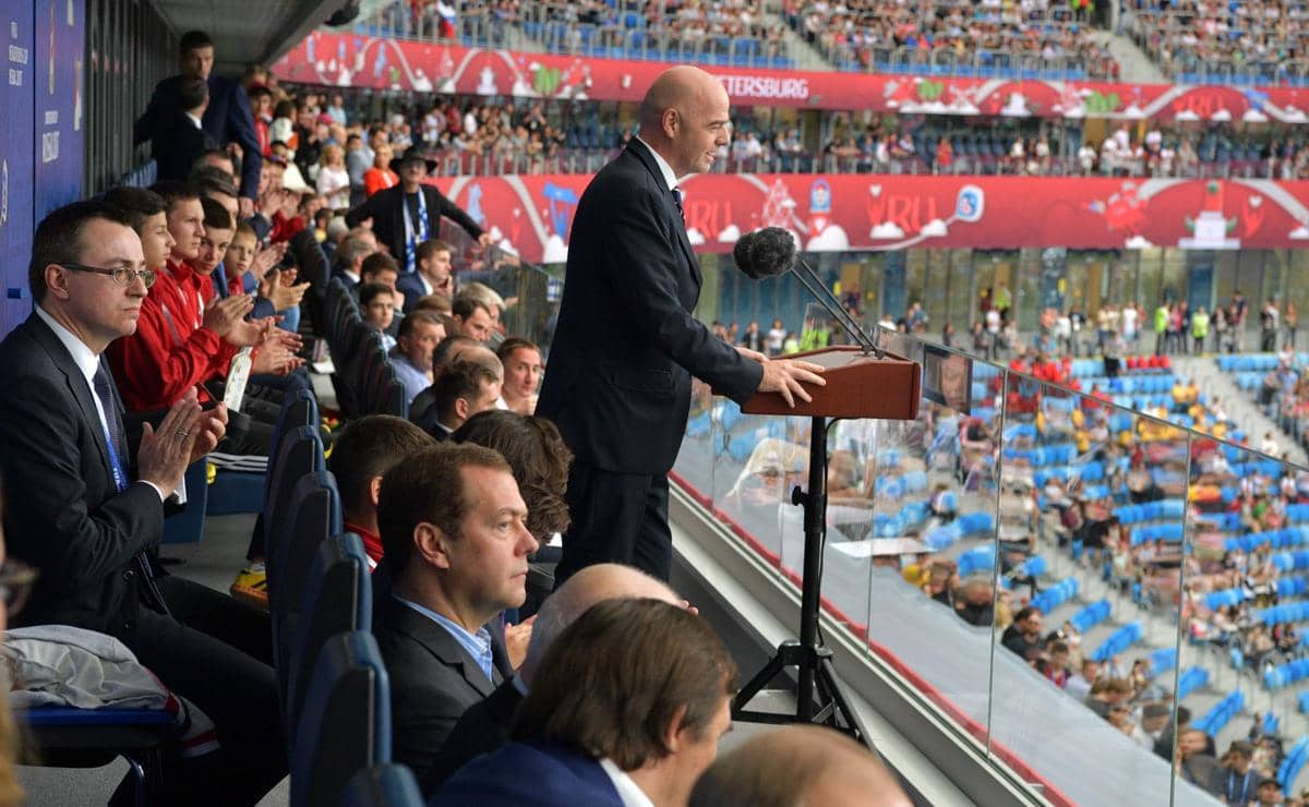 Presiden FIFA Rajin Keliling Stadion, Kenapa Trump Belum Hadir?