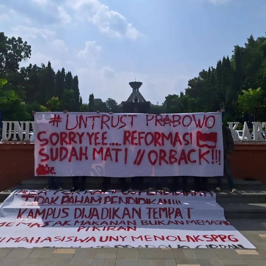 UNTRUST PRABOWOKami mahasiswa UNY sudah tidak percaya lagi prabowo-gibran.Kepercayaan publik la copy.jpg