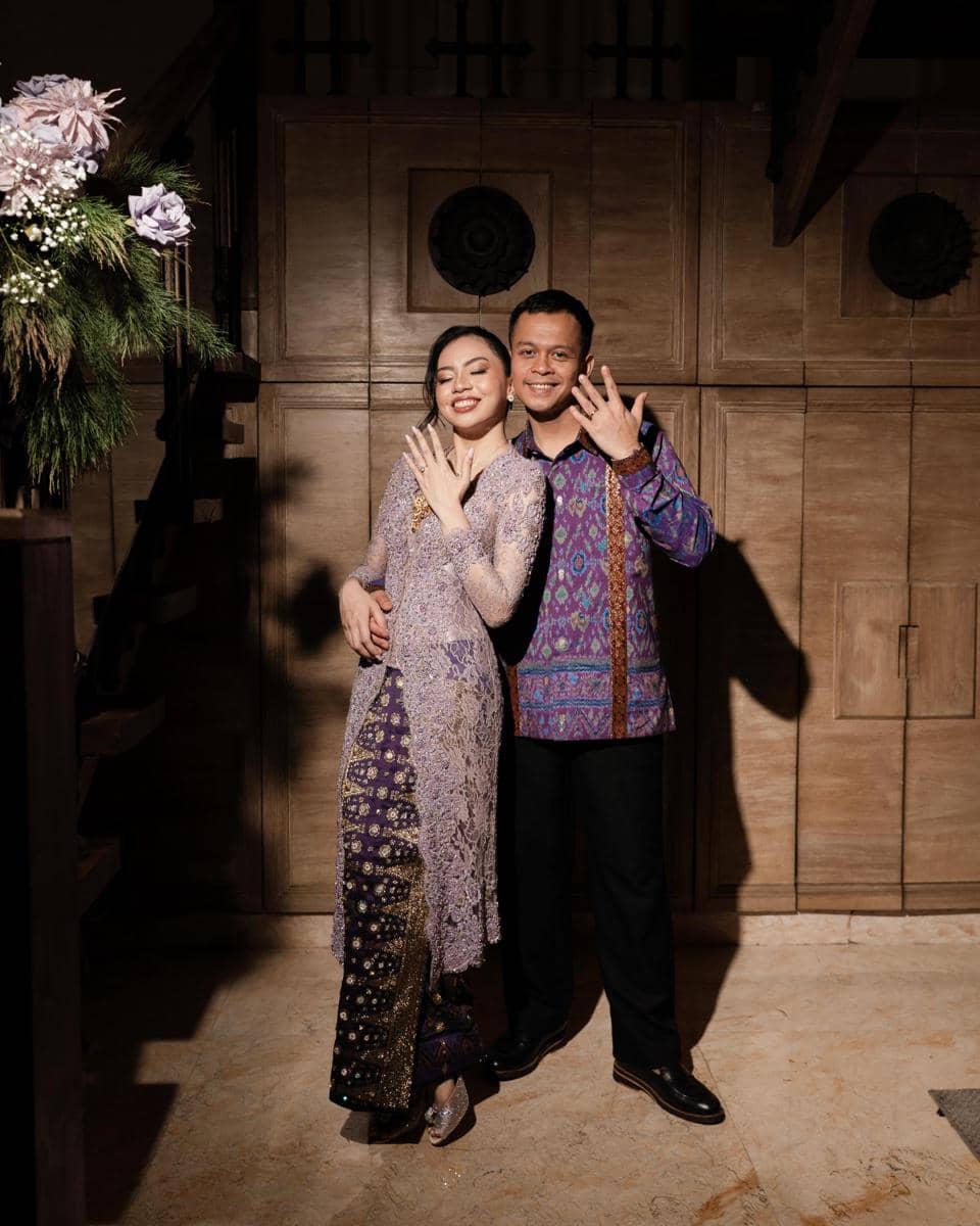 Gaya dan Dekorasi Lamaran Rio Alief NOAH-Aqila (instagram.com/aqilahkm)