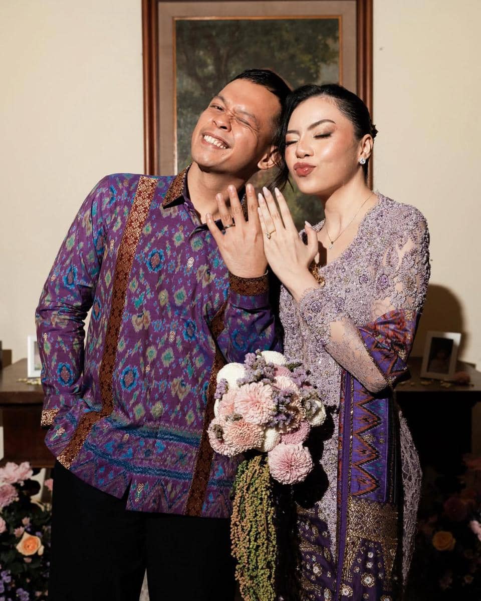 Gaya dan Dekorasi Lamaran Rio Alief NOAH-Aqila (instagram.com/aqilahkm)