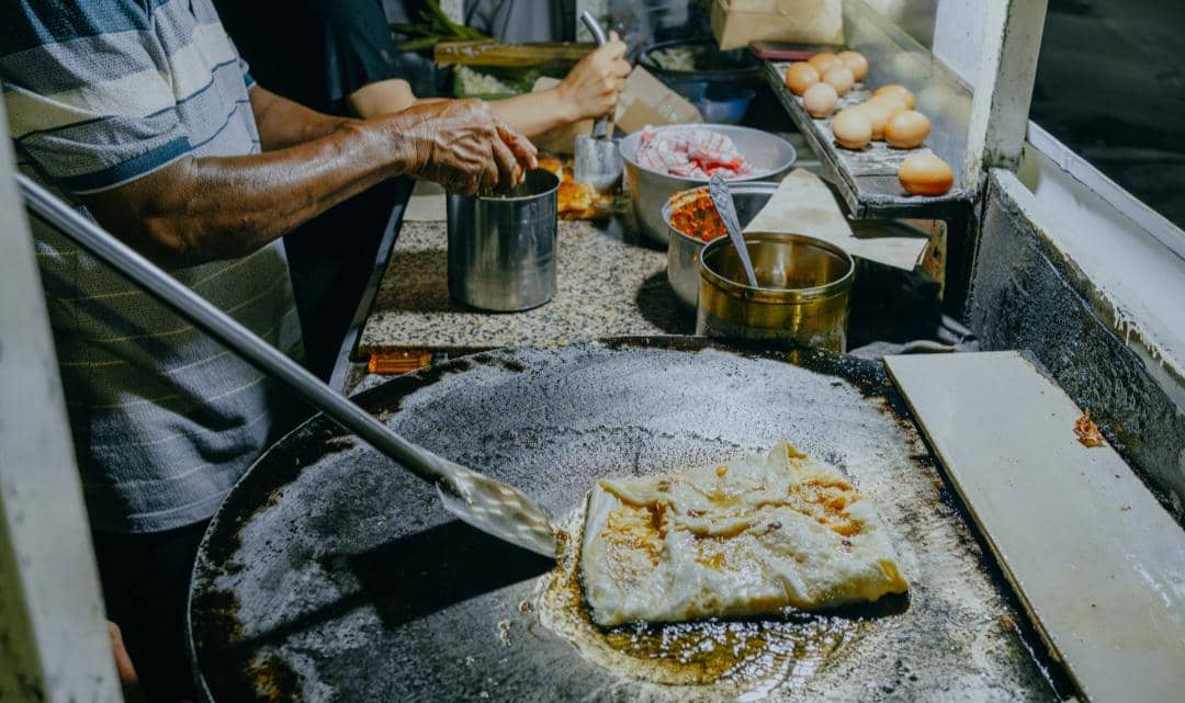 ilustrasi membuat martabak telur