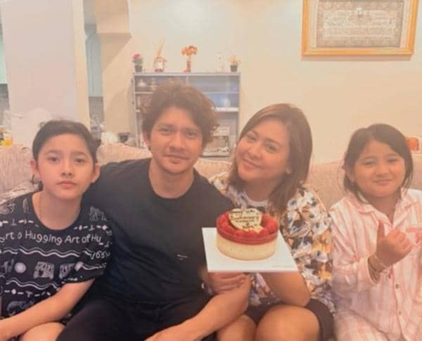 Audy Item dan Iko Uwais Umumkan Kehamilan Ketiga (instagram.com/audyitem)
