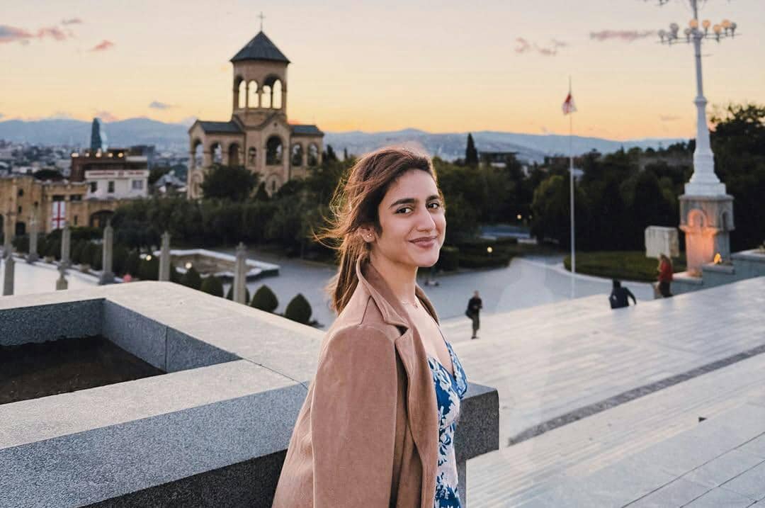 9 Potret Priya Prakash Varrier Liburan di Tbilisi, Georgia