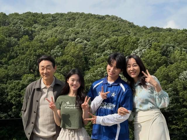 7 Fakta Keluarga Kim Se Yun di Notes from The Last Row, Harmonis