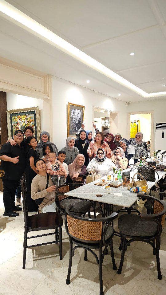 Audy Item dan Iko Uwais Umumkan Kehamilan Ketiga (instagram.com/audyitem)