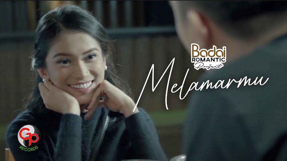 cuplikan video klip "Melamarmu"