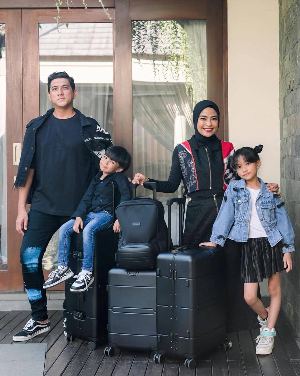 Gaya OOTD keluarga Tantri Kotak