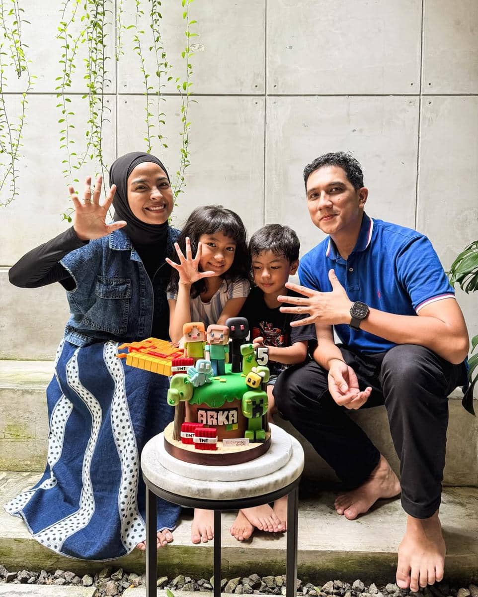 Gaya OOTD keluarga Tantri Kotak