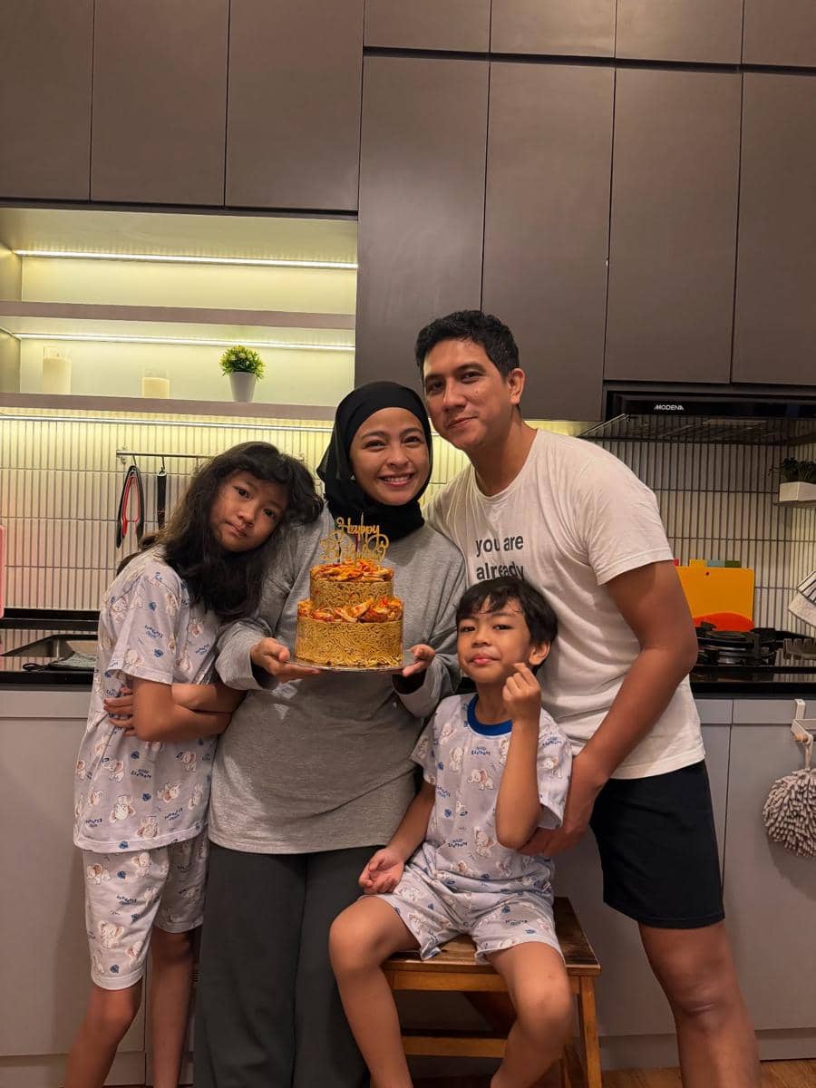 Gaya OOTD keluarga Tantri Kotak