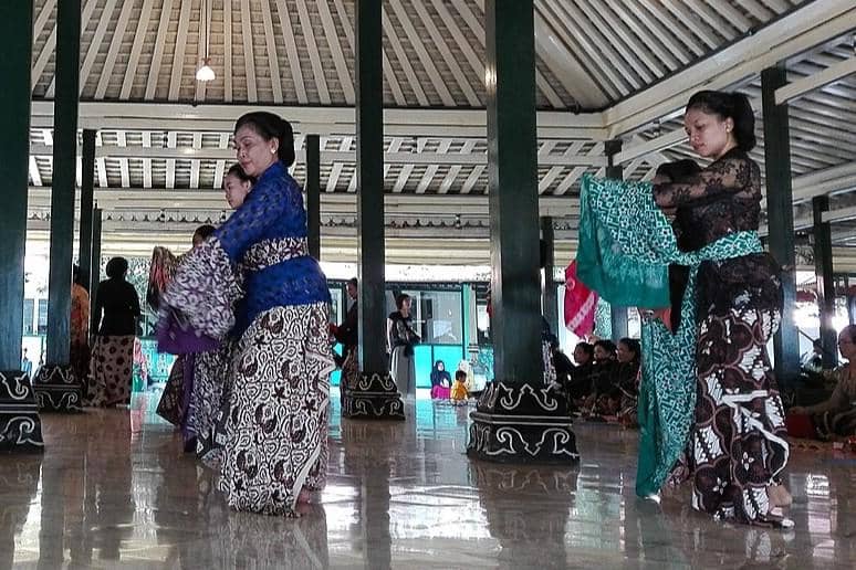 Tari Bedoyo di Keraton Yogyakarta