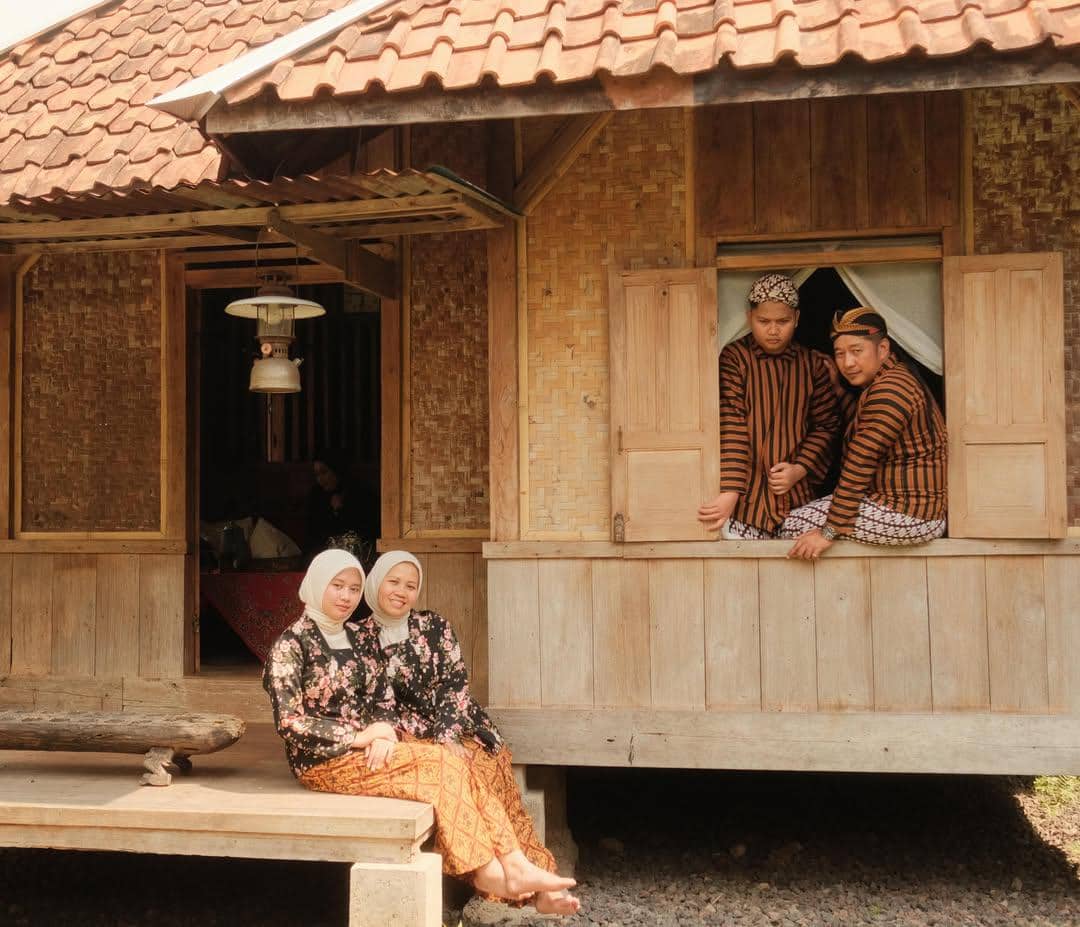 ide foto keluarga ala Sus Rini