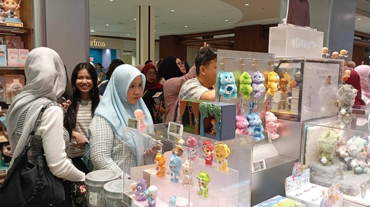 Suasana pembukaan store Pop Mart di Trans Studio Mall (TSM) Makassar pada Jumat, 26 Juni 2026.