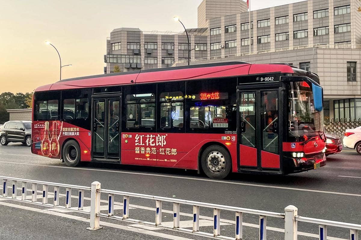 ilustrasi bus di Hangzhou