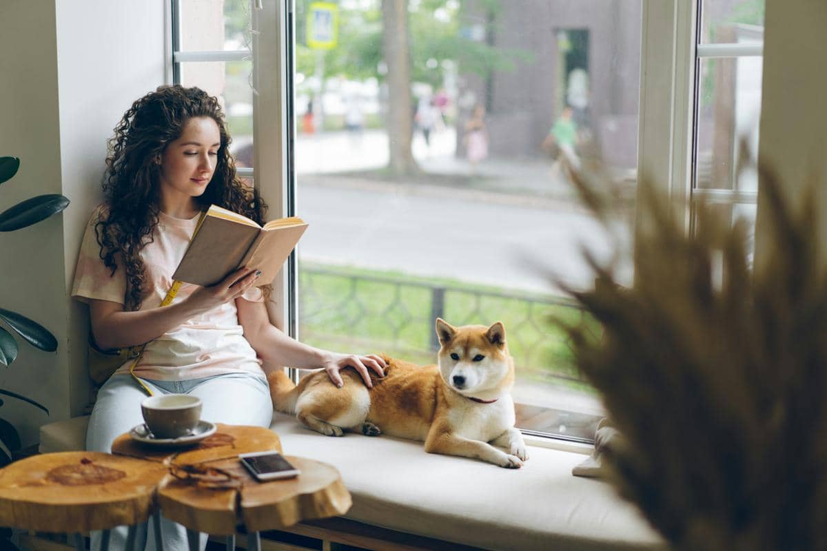 Suka Buku? 5 Ide Me Time Ini Bikin Kamu Makin Betah Membaca