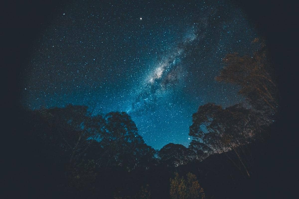 9 Fenomena Langit Juli 2026, dari Hujan Meteor hingga Bulan Rusa