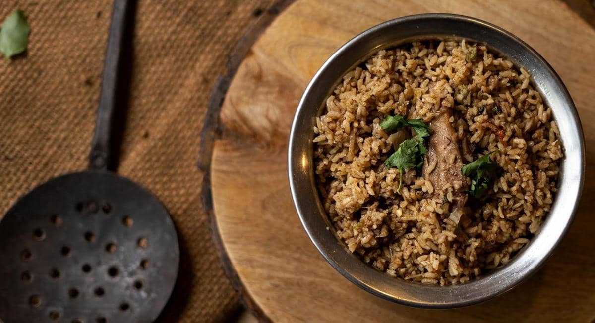 https://www.pexels.com/id-id/foto/daging-peralatan-dapur-mangkuk-mangkok-8215776/