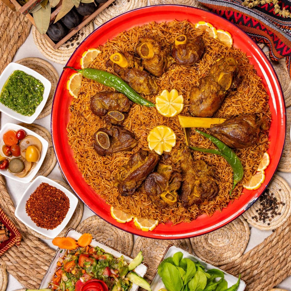https://www.pexels.com/photo/meal-with-spices-on-plate-17650172/