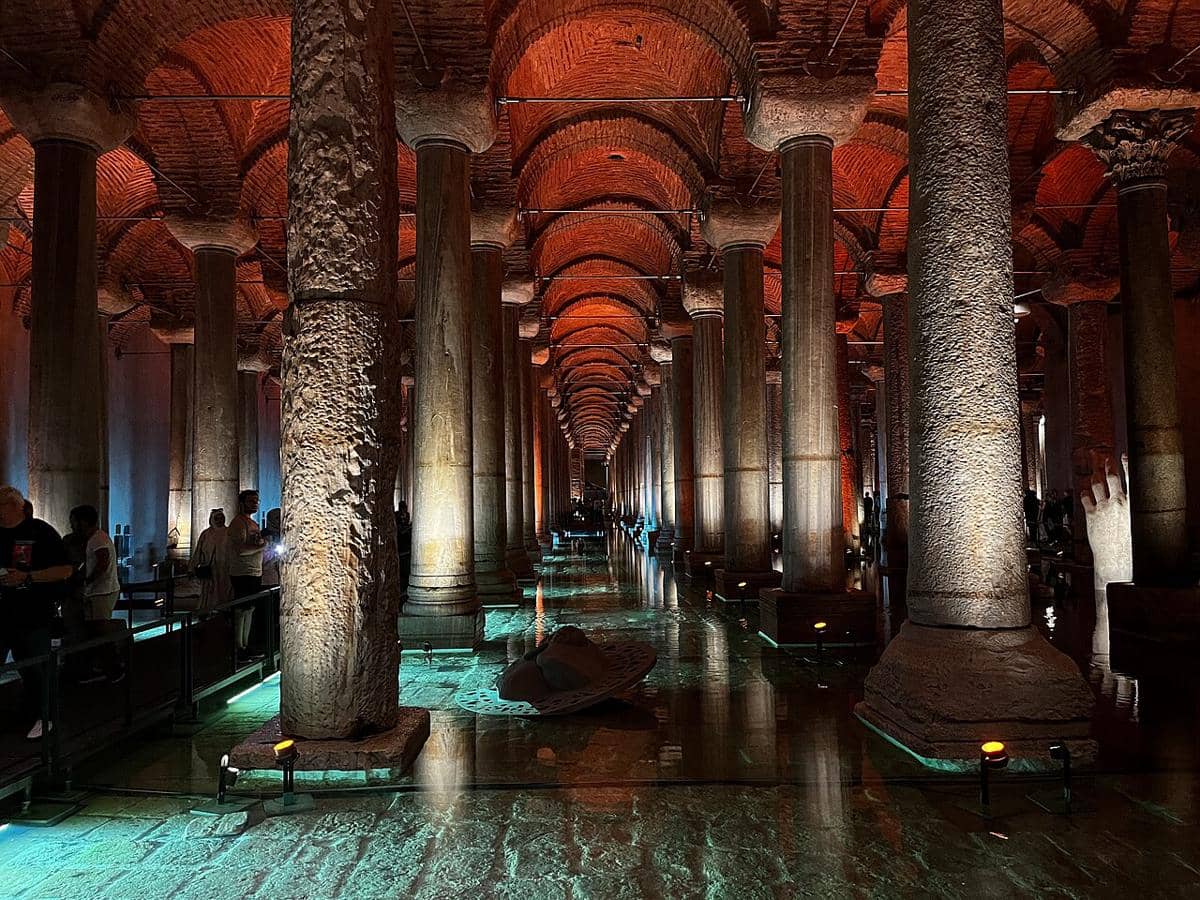 4 Fakta Unik Basilica Cistern, Istana Air Megah yang Terlupakan