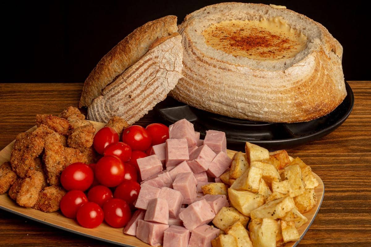 ilustrasi cheese fondue bagian identitas Swiss