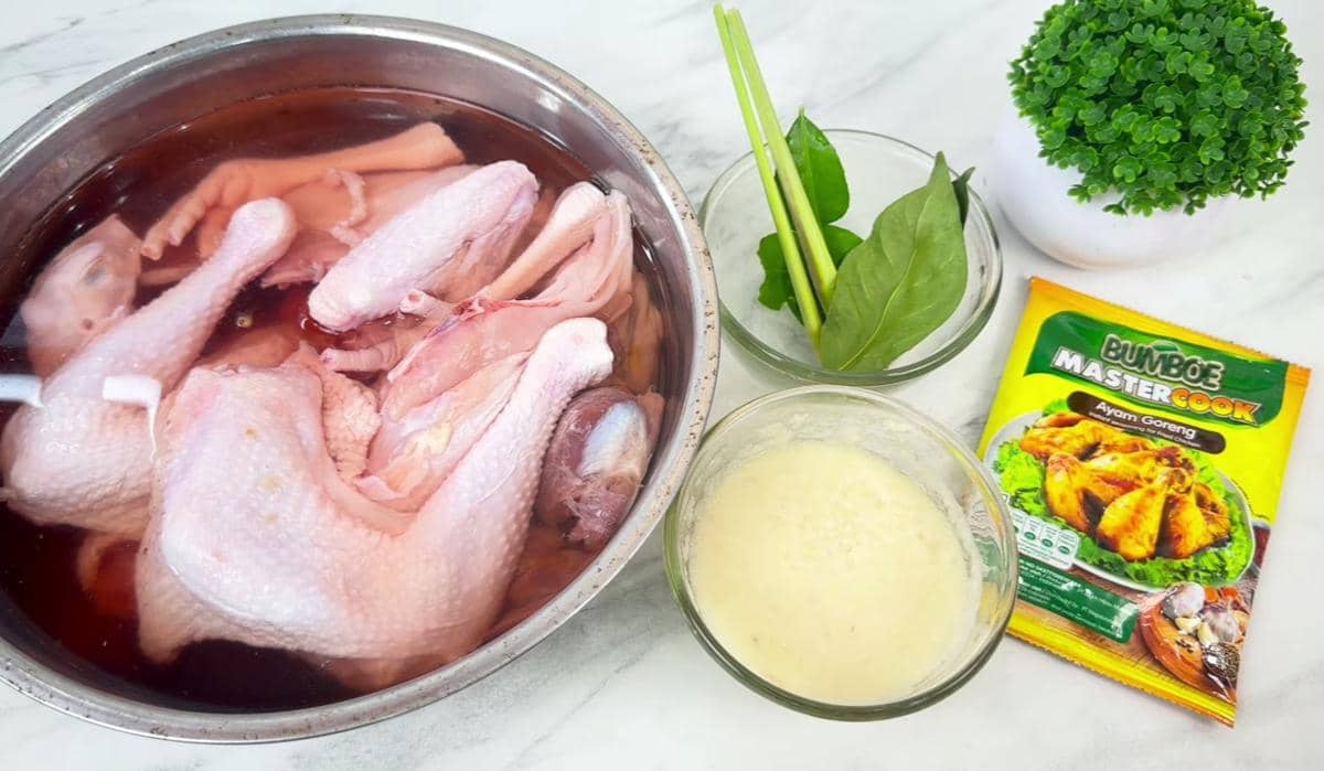 ilustrasi bahan ayam kukus khas Bandung 