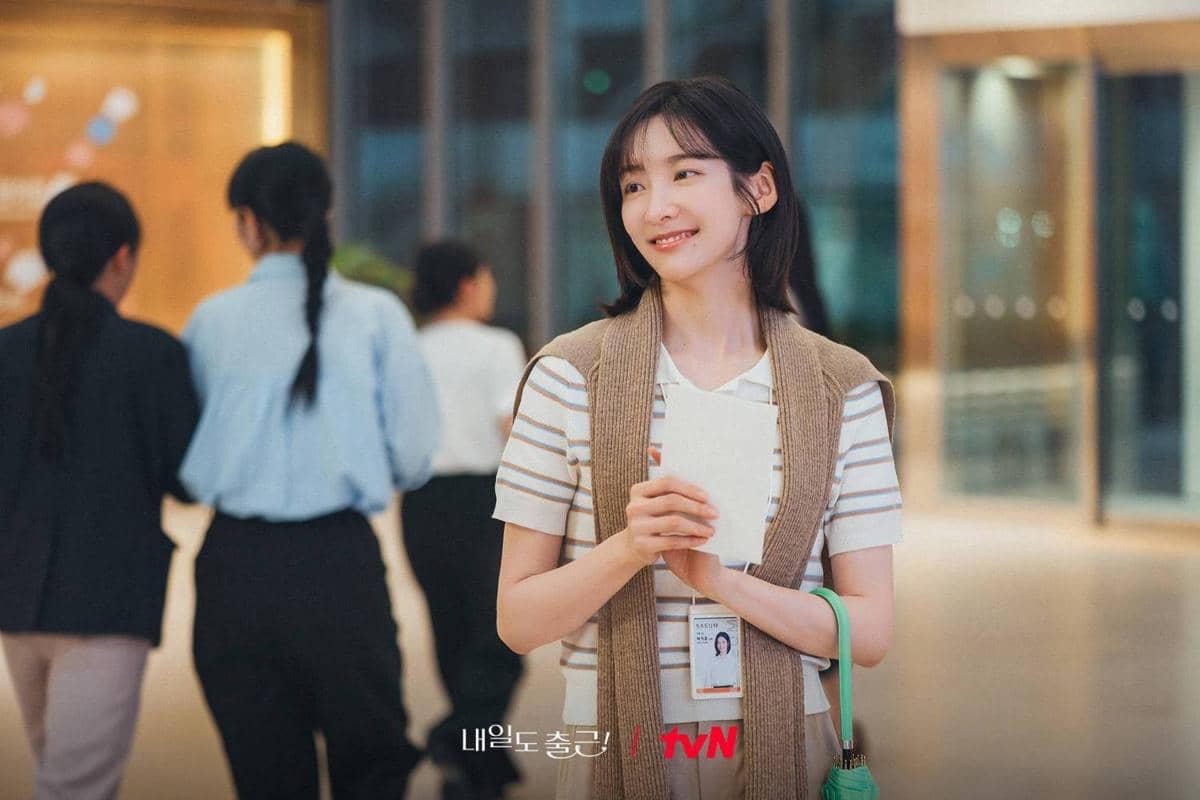 5 Cara Cha Ji Yoon Bertahan di Pekerjaan See You at Work Tomorrow