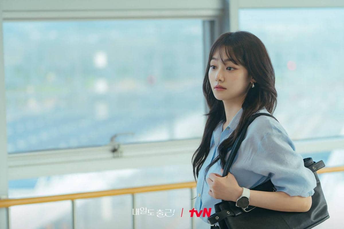 Cuplikan drama Korea See You at Work Tomorrow