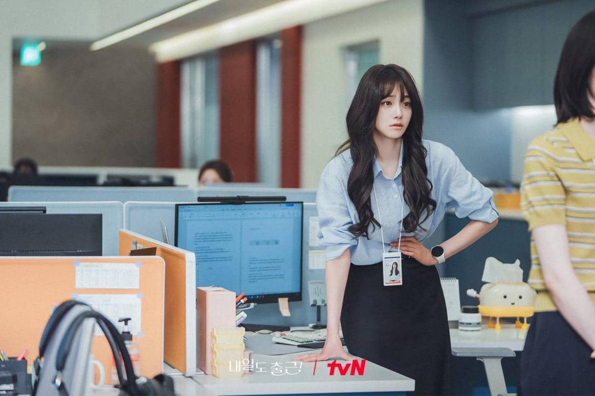5 Workplace Harassment yang Dialami Yoon No Ah di See You at Work Tomorrow