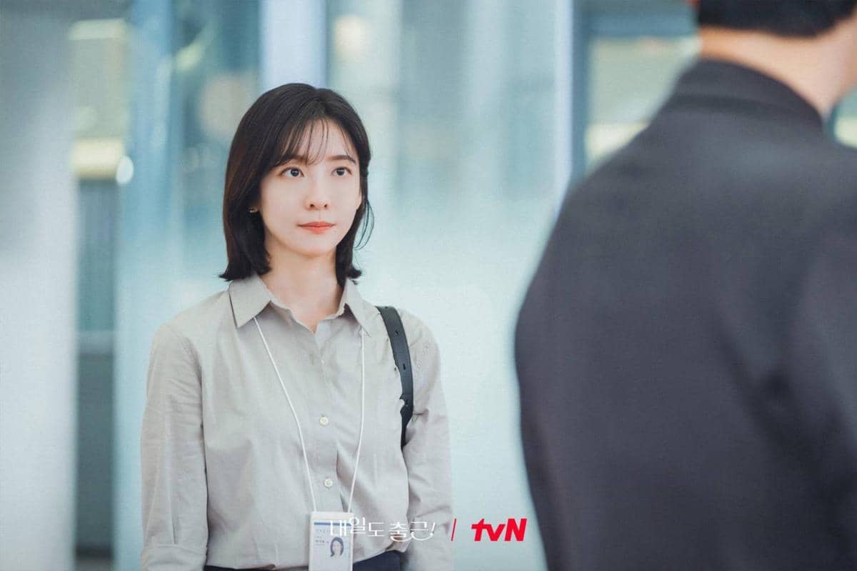 Cuplikan drama Korea See You at Work Tomorrow