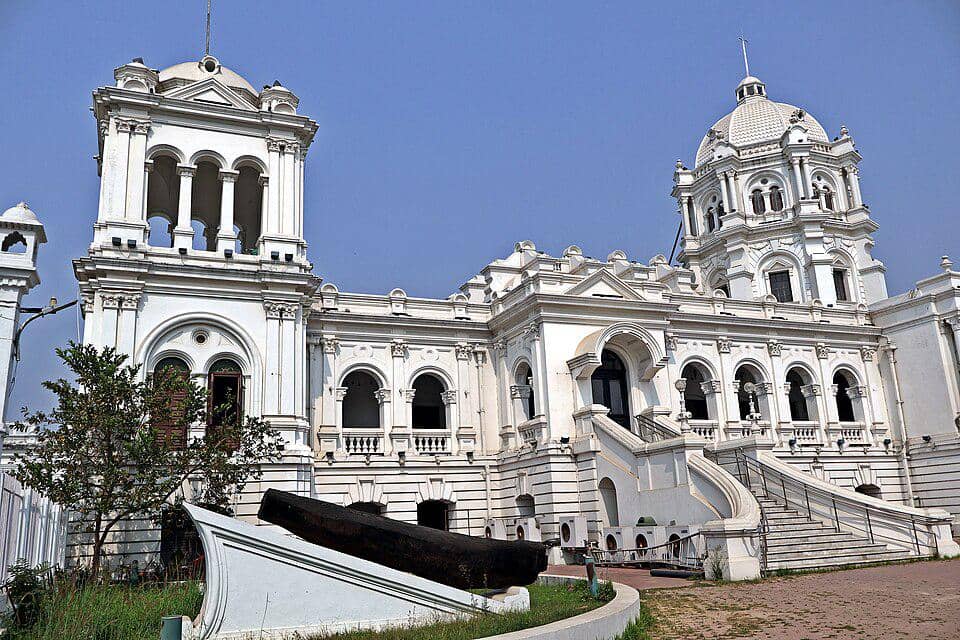 Istana Ujjayanta di India