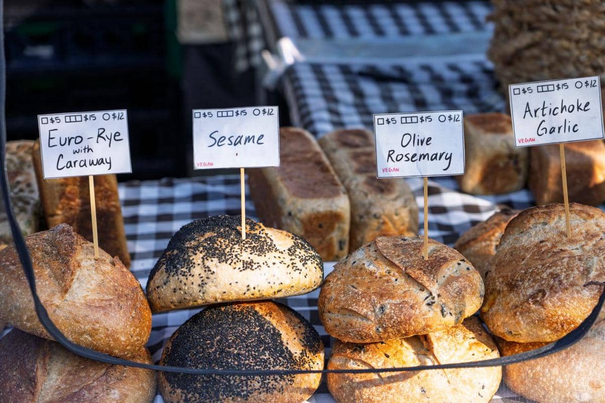 ilustrasi display artisan bread