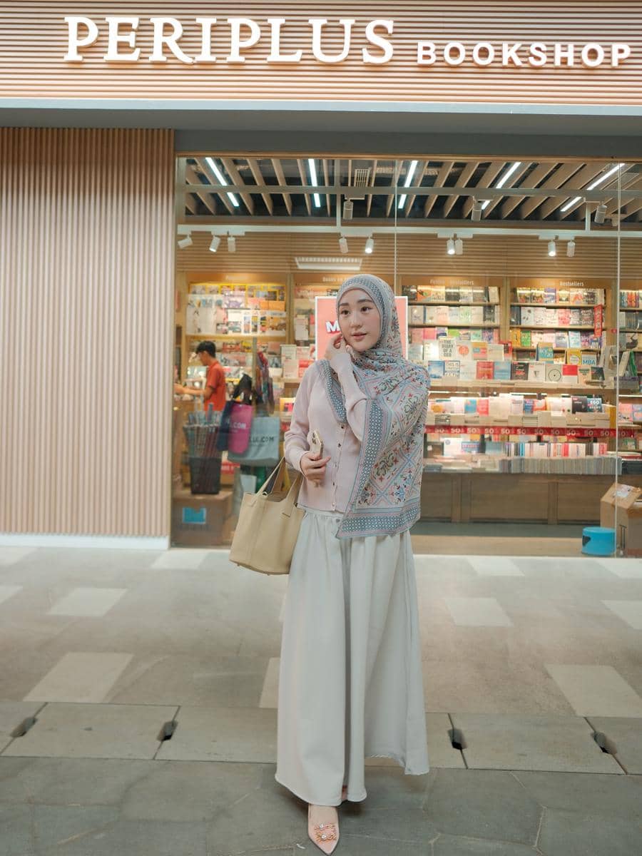 Inspirasi OOTD ala Larissa Chou
