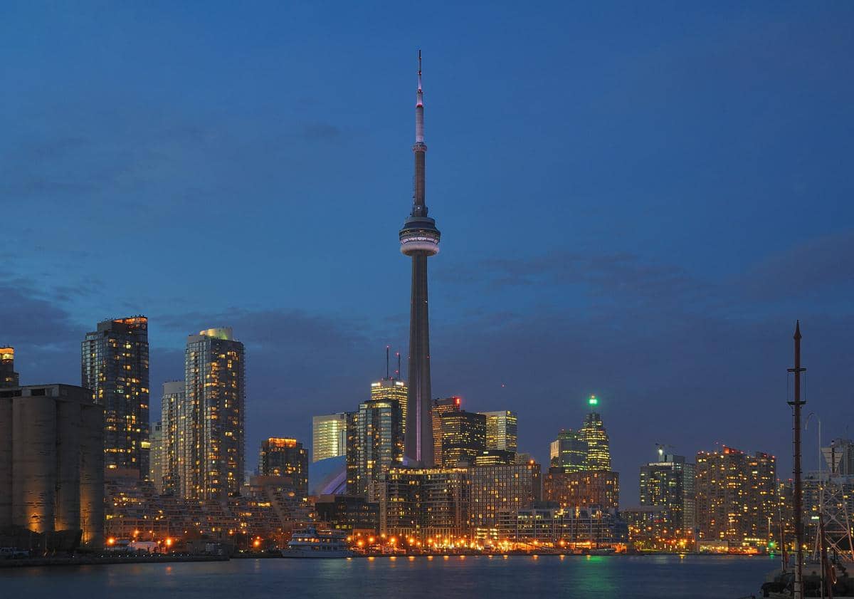 5  Tempat Wisata Malam Terpopuler di Toronto, Gemerlapnya Juara!