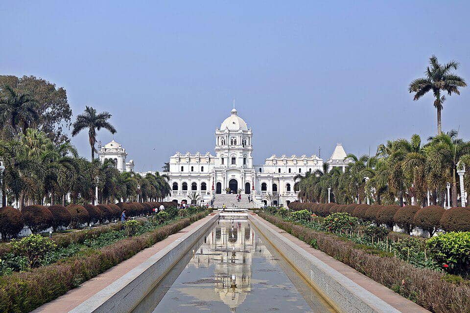 Istana Ujjayanta di India