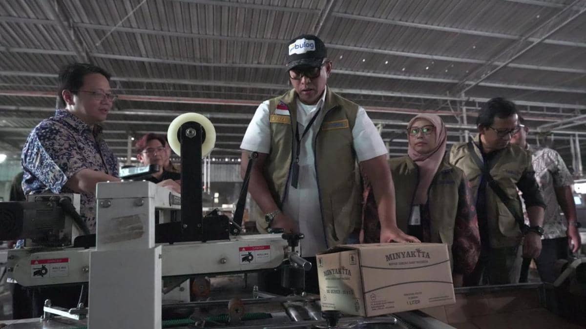 Dirut BULOG Sidak Pabrik PT KMR, Perintahkan Tarik Seluruh Minyakita