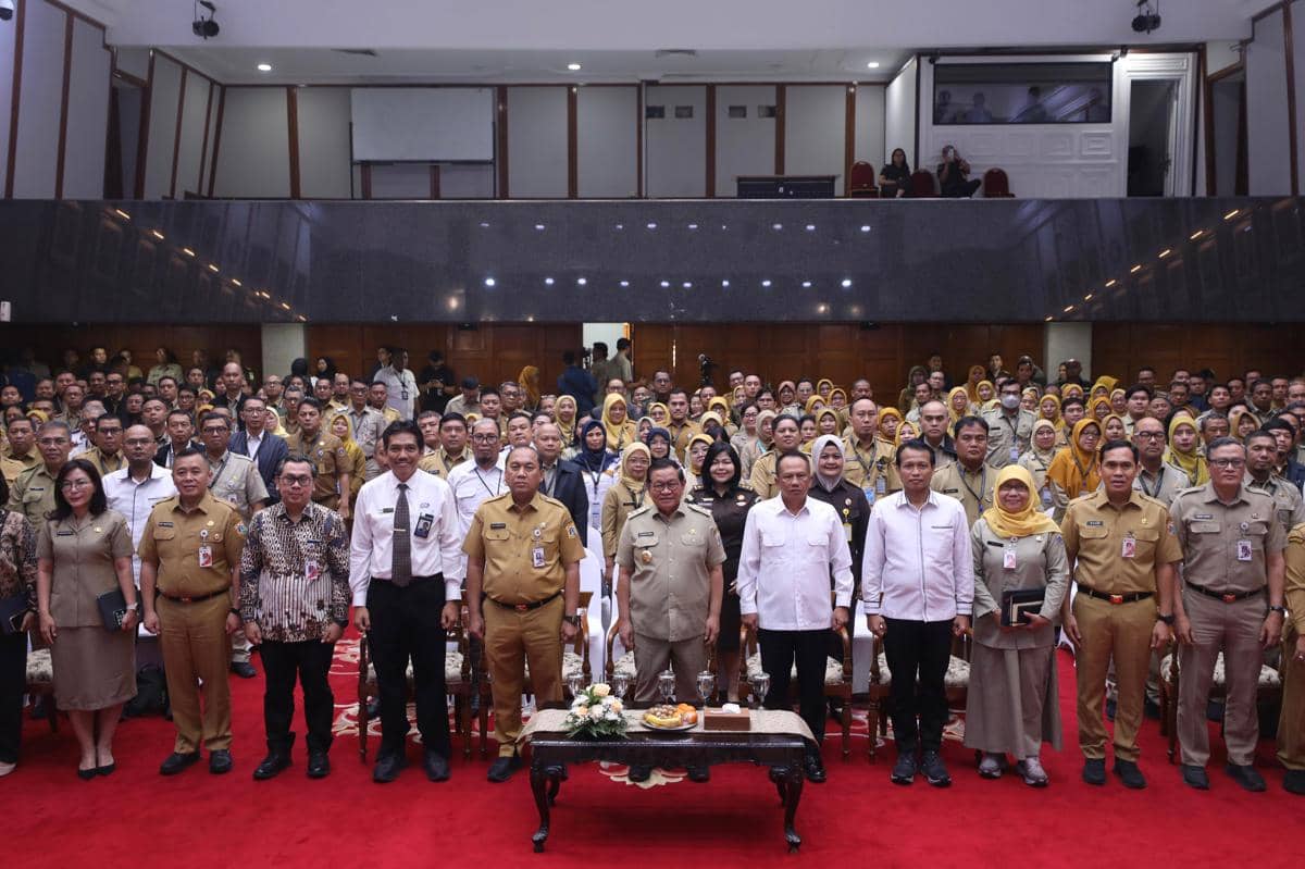 Gubernur DKI,  Pramono Anung saat membuka Bimbingan Teknis Penguatan Tugas dan Wewenang Pejabat Pembuat Komitmen (PPK) di Balai Agung, Balai