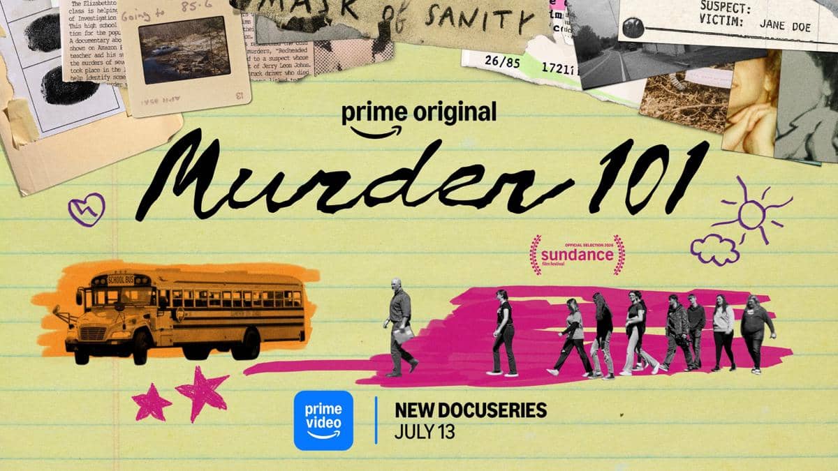 Poster serial dokumenter Murder 101 dari Prime Video menampilkan ilustrasi bus sekolah, potongan foto investigasi, dan sekelompok orang berjalan.