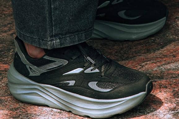 ilustrasi sepatu Ortuseight 