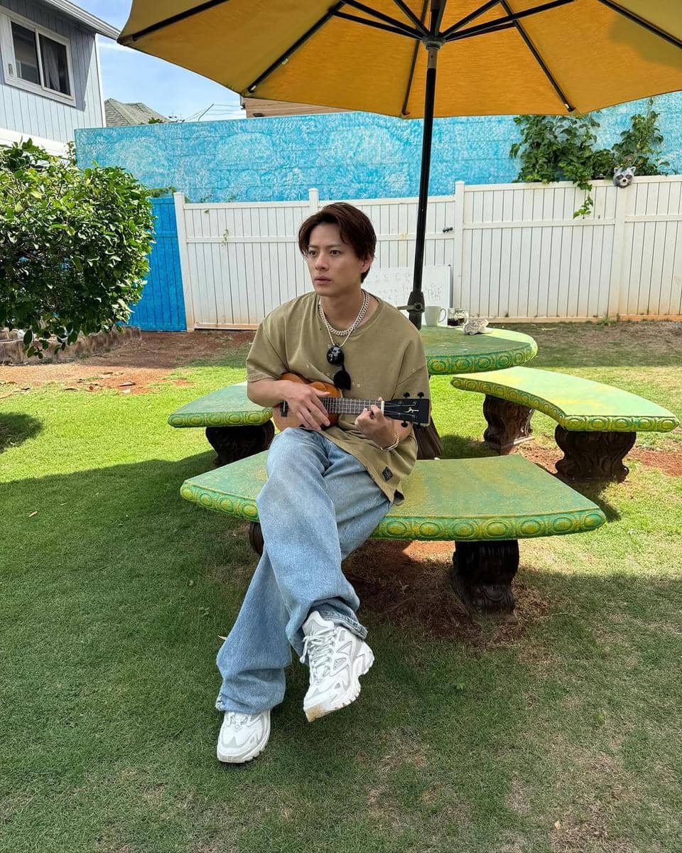 padu padan baggy pants ala Sho Hirano