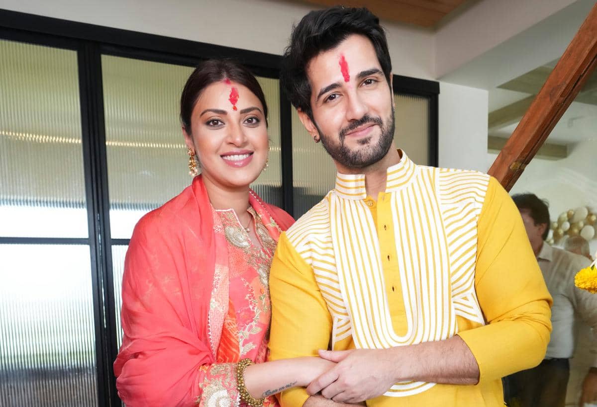 Hamil Anak Pertama, 9 Potret Anushka Ranjan Gelar Ritual Godh Bharai