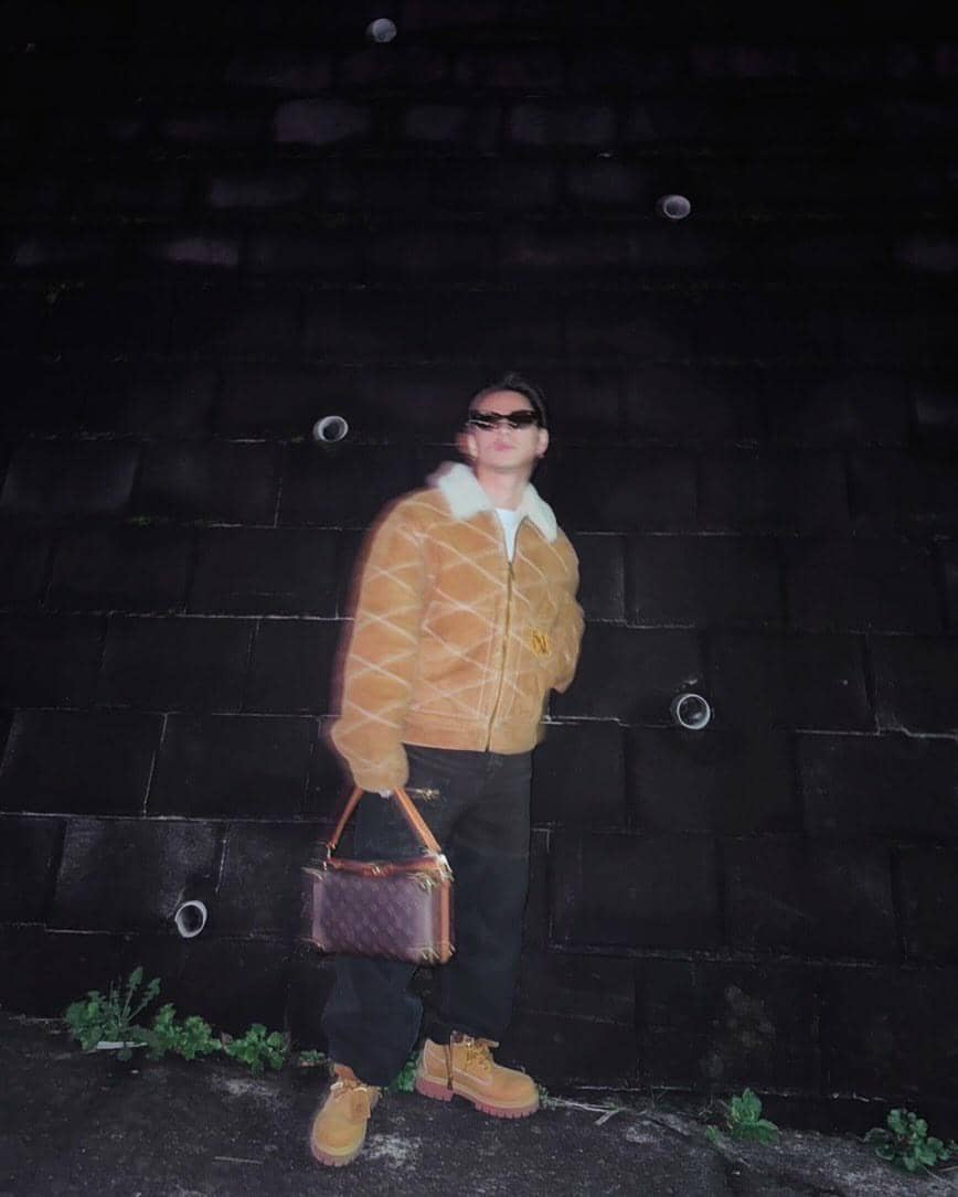 padu padan baggy pants ala Sho Hirano